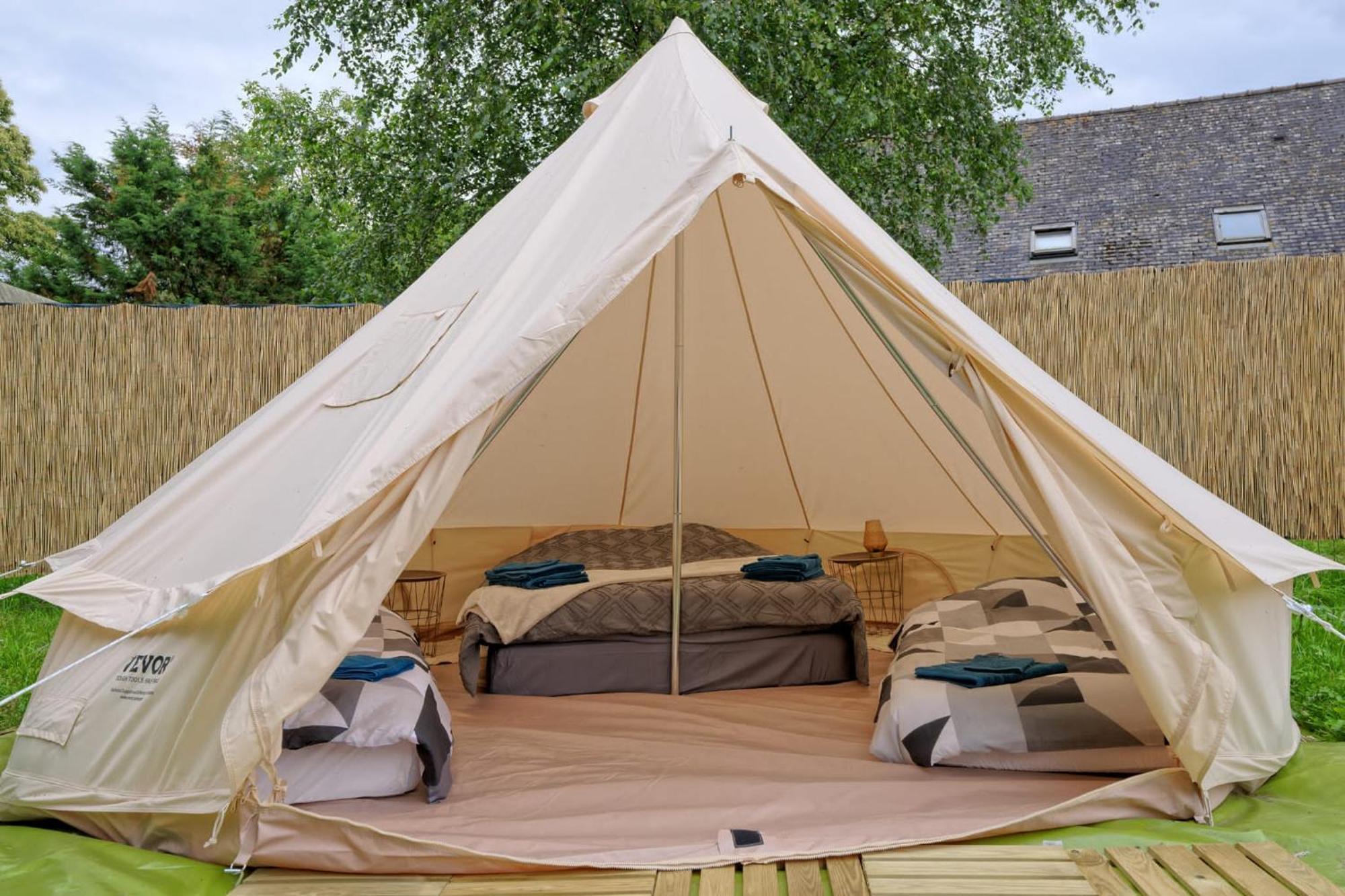 ホテル Tipi Experience L'Echappee Belle Saint-Maudez エクステリア 写真